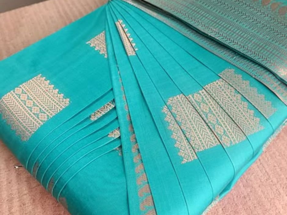 floding silk saree image